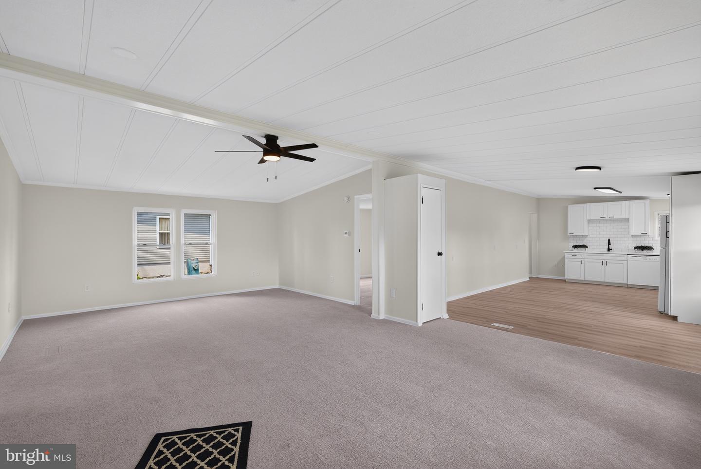 678 Walnut Ct Property Photo 3