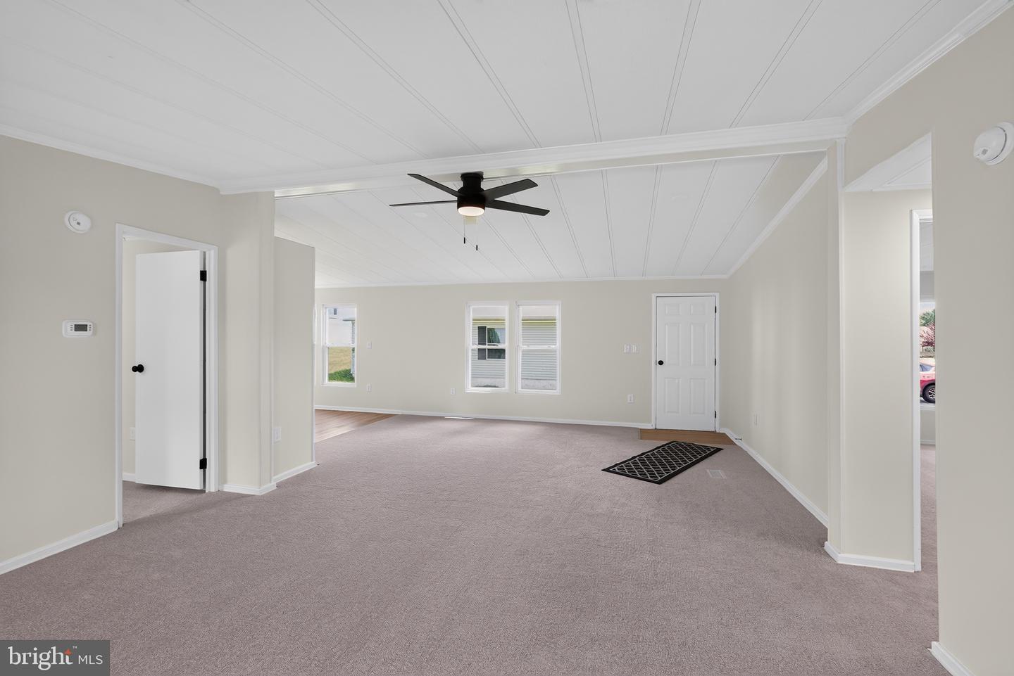 678 Walnut Ct Property Photo 5