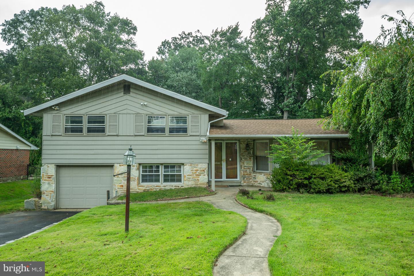 1026 Old Ford Rd Property Photo 1