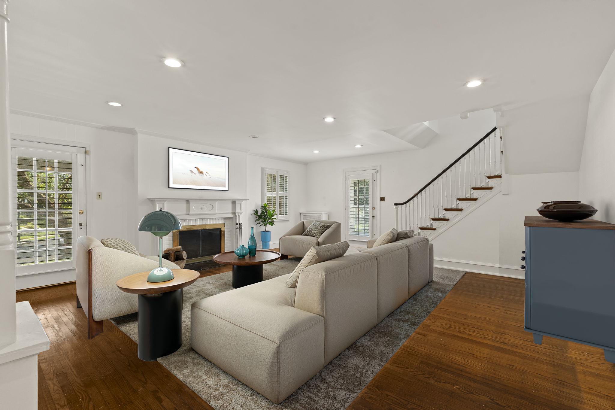 1401 Surrey Ln Property Photo 6