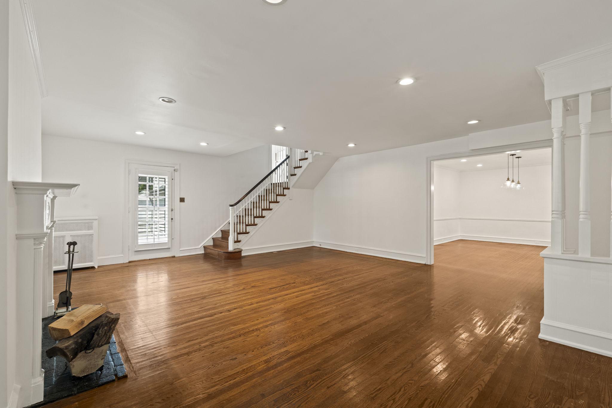 1401 Surrey Ln Property Photo 10