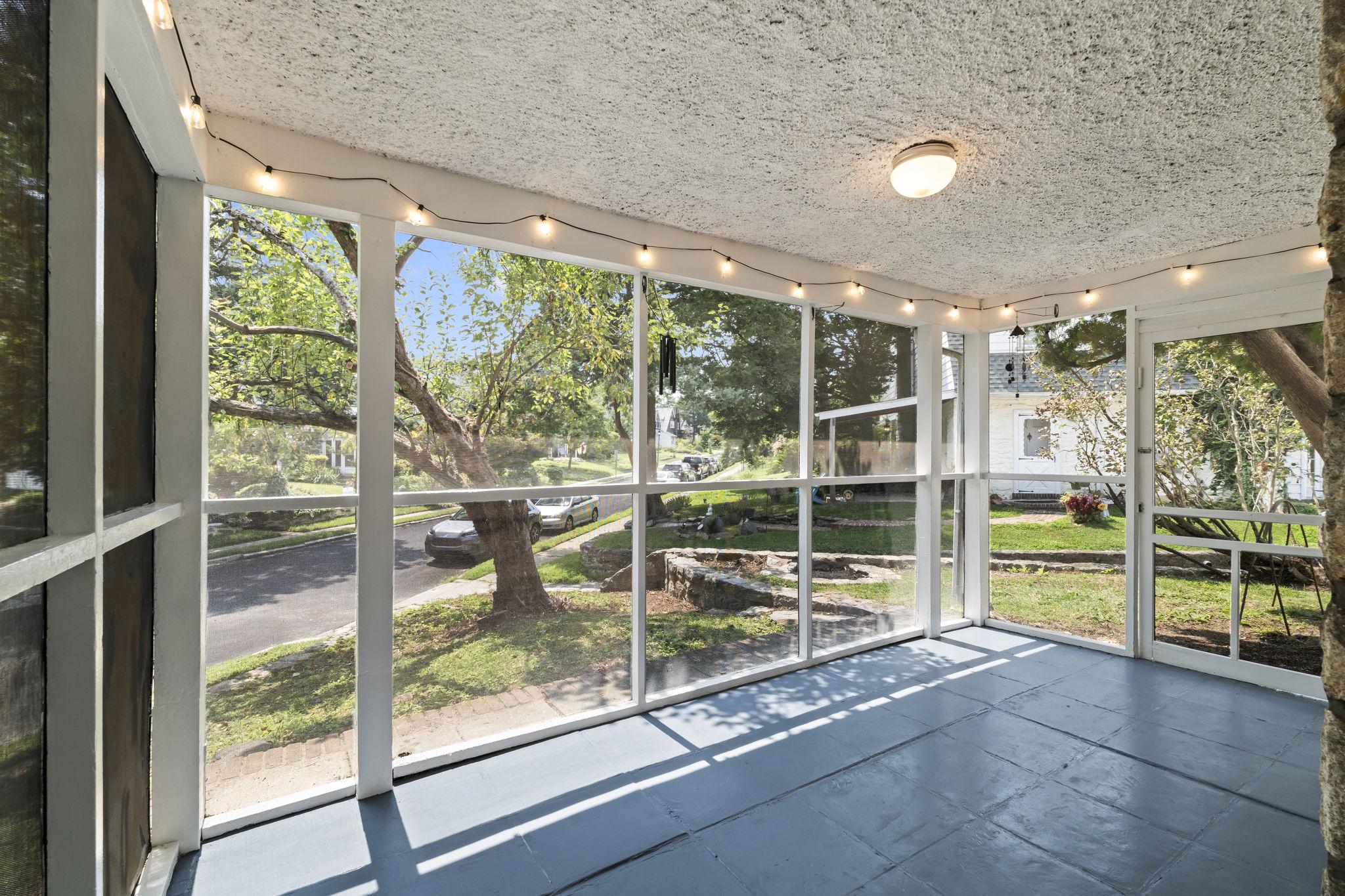 1401 Surrey Ln Property Photo 12