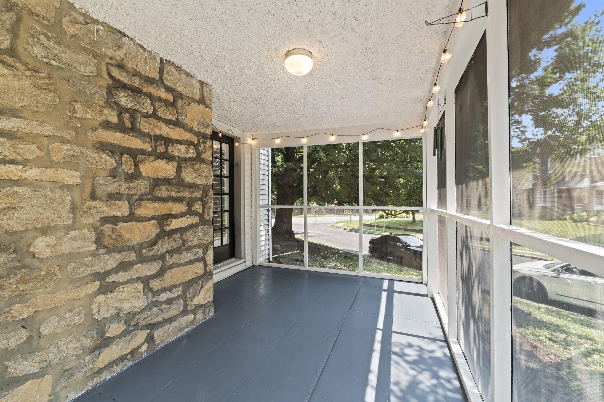 1401 Surrey Ln Property Photo 13