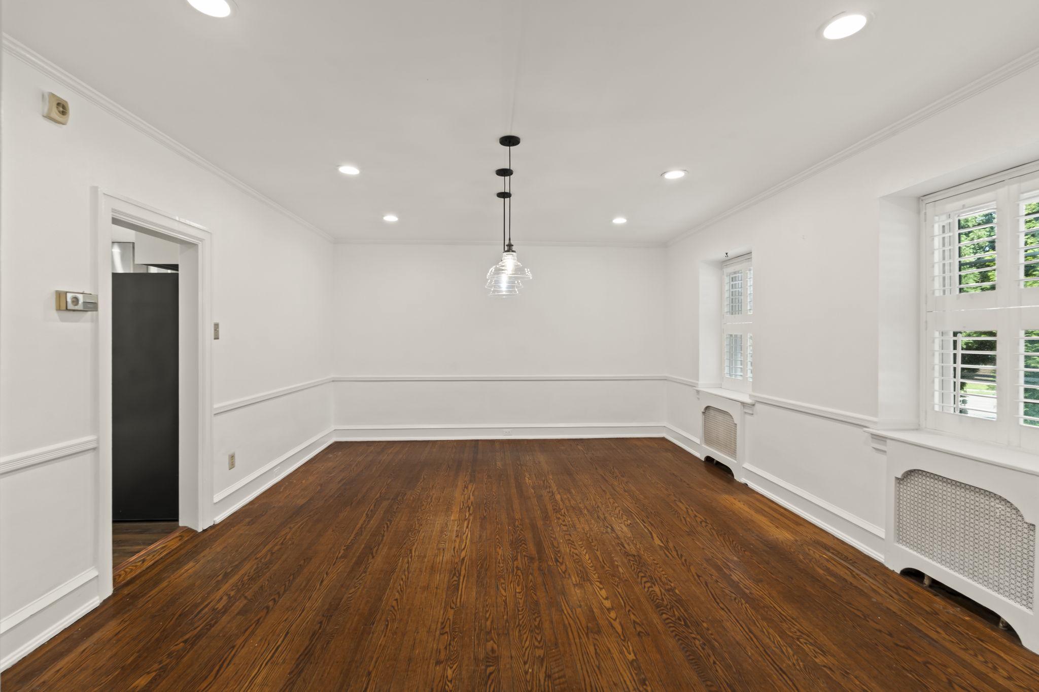 1401 Surrey Ln Property Photo 15