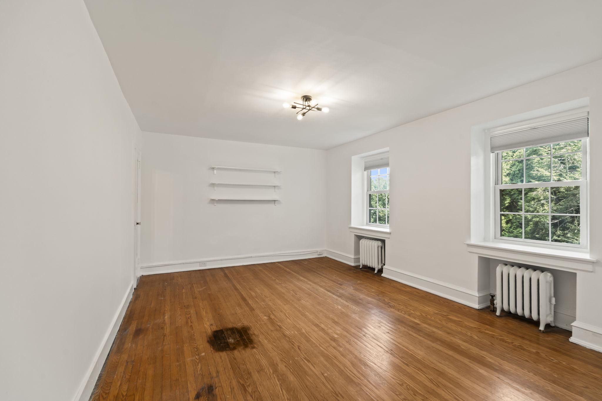 1401 Surrey Ln Property Photo 26