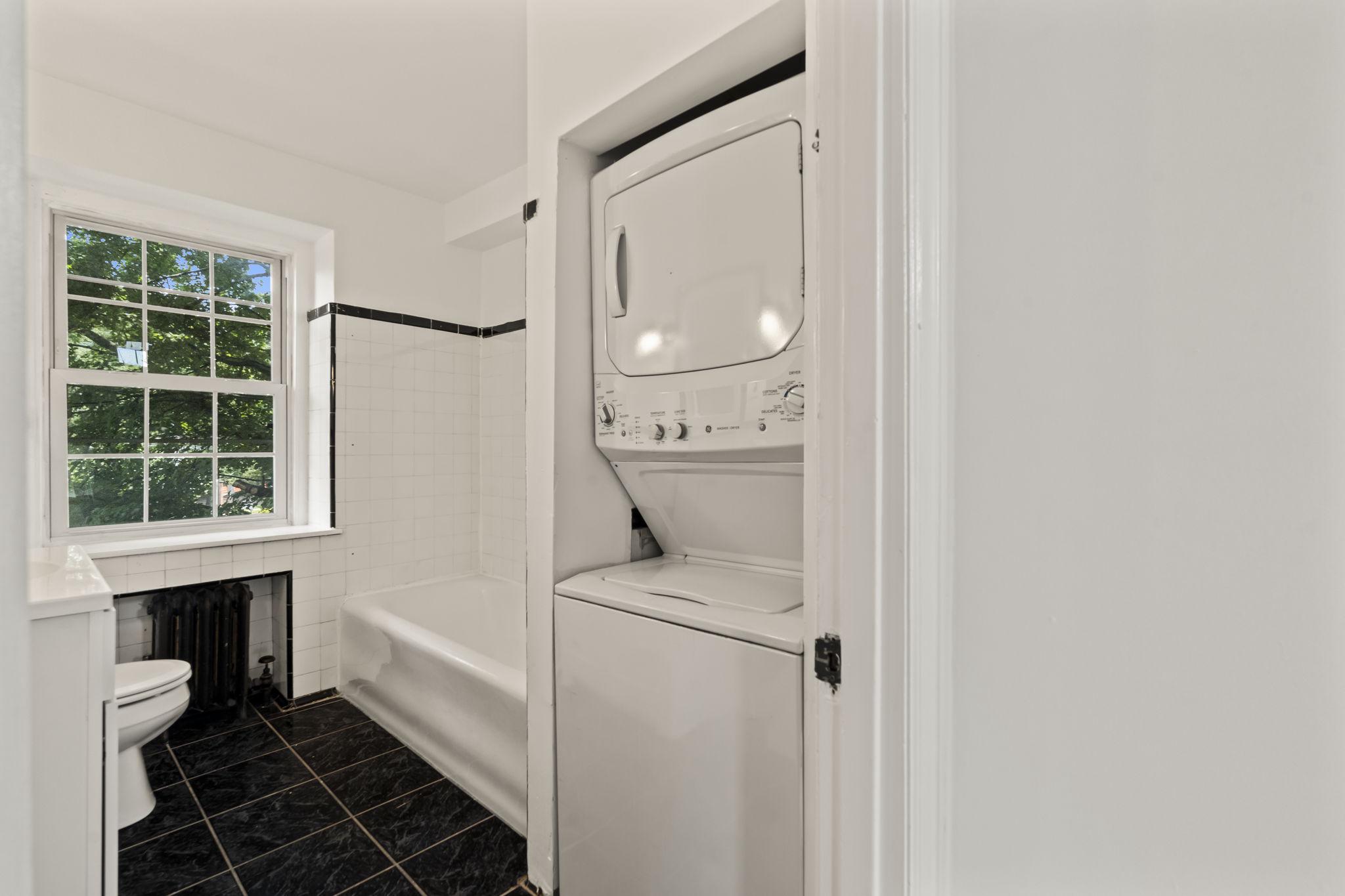 1401 Surrey Ln Property Photo 30