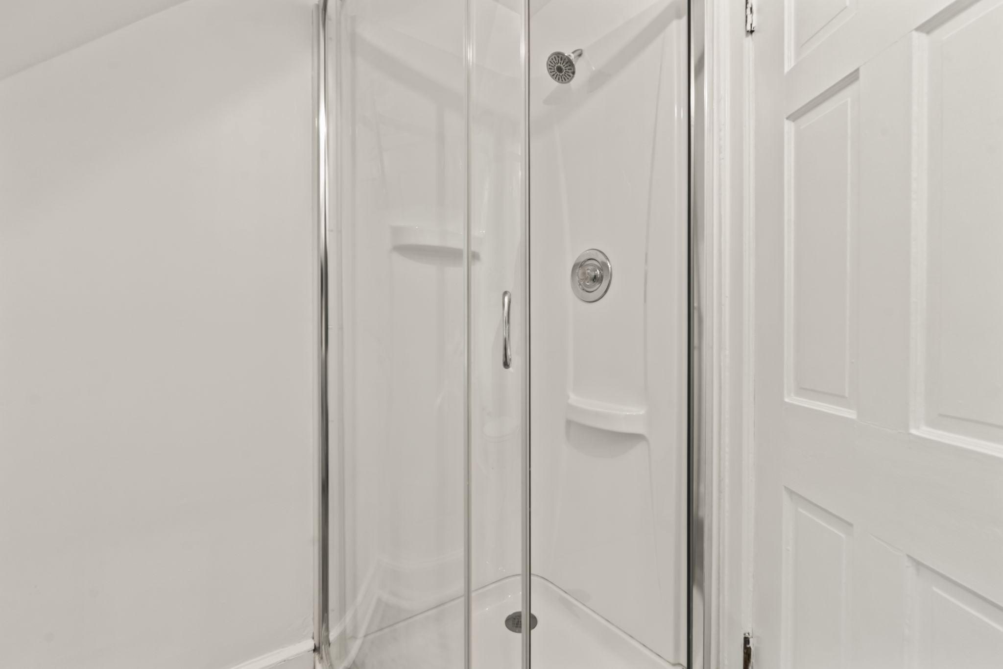 1401 Surrey Ln Property Photo 43