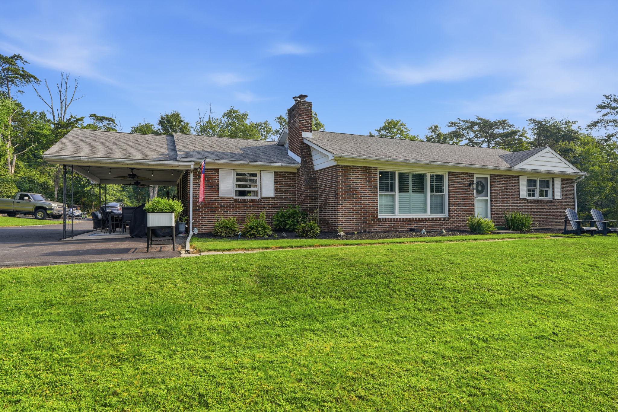 2050 Price Rd Property Photo 2