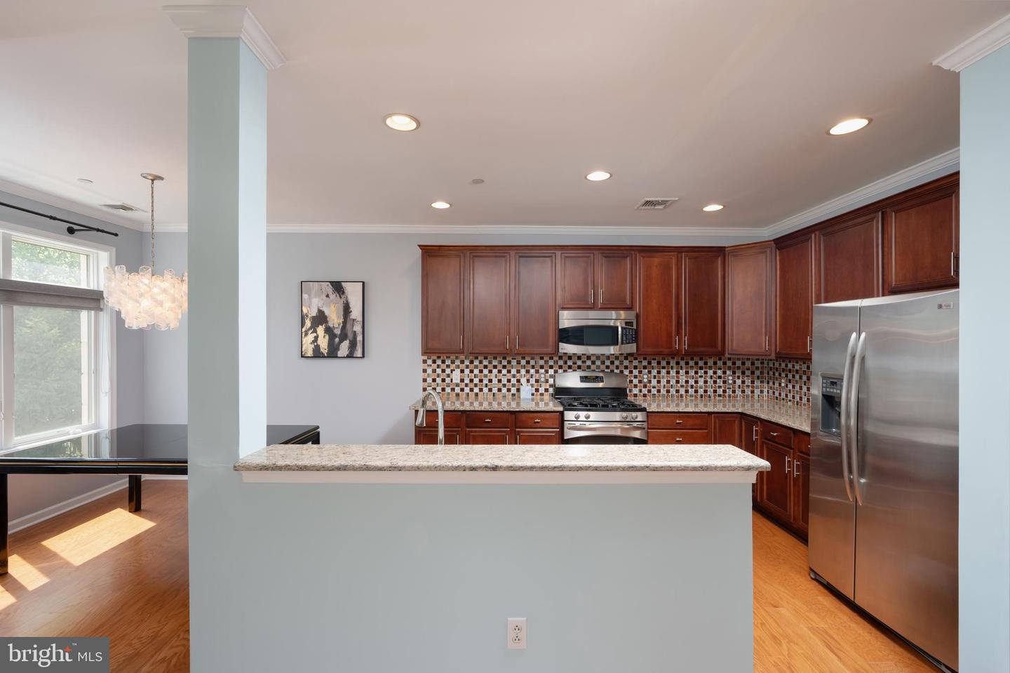 208 Carson Ter Property Photo 5