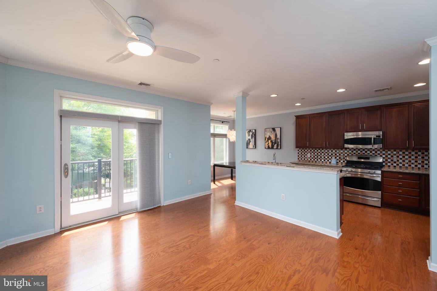 208 Carson Ter Property Photo 7