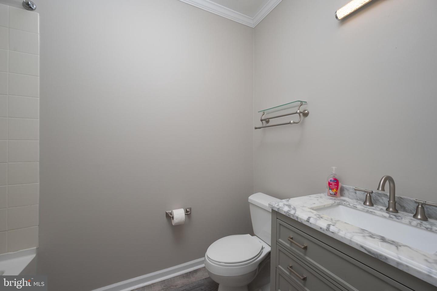 208 Carson Ter Property Photo 18