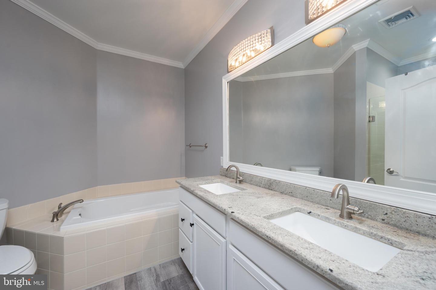 208 Carson Ter Property Photo 21