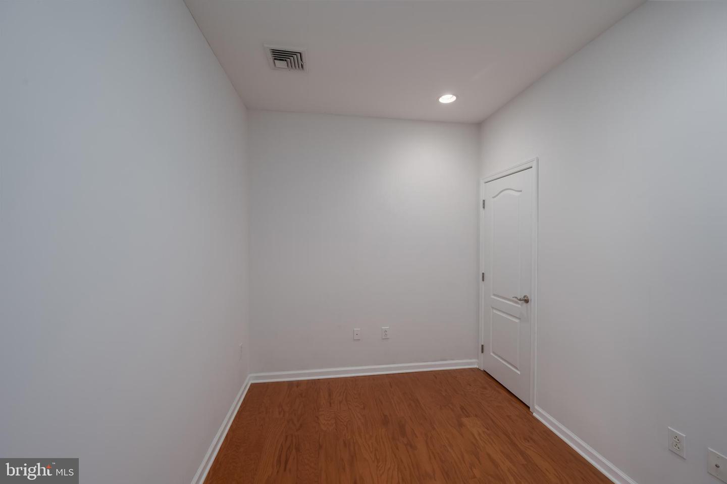 208 Carson Ter Property Photo 25