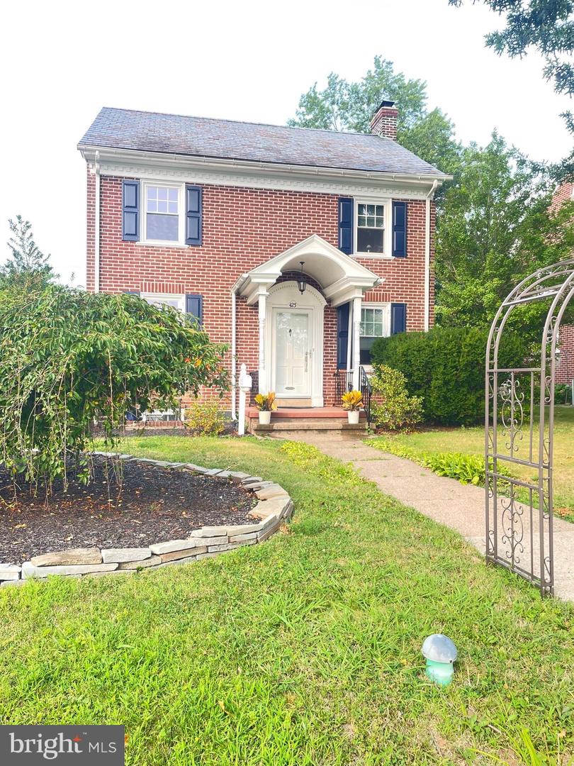 425 Pennsylvania Ave Property Photo 1