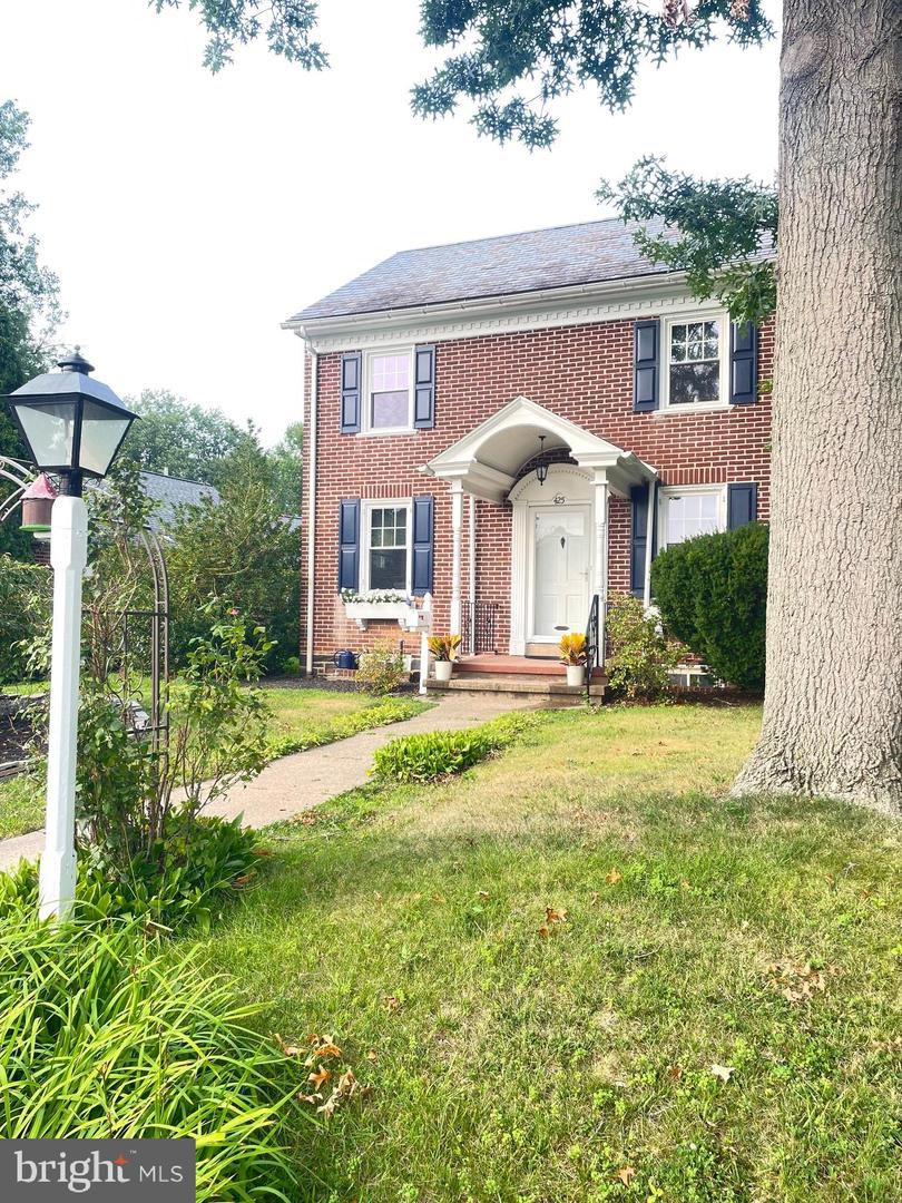 425 Pennsylvania Ave Property Photo 3