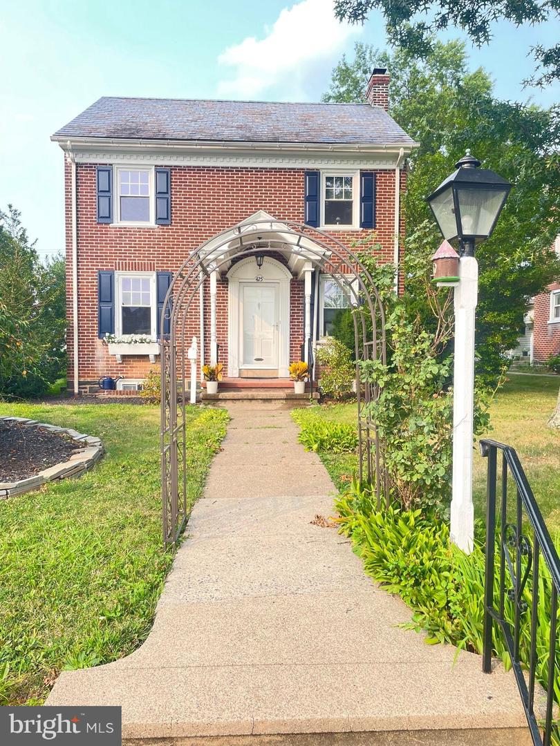 425 Pennsylvania Ave Property Photo 4