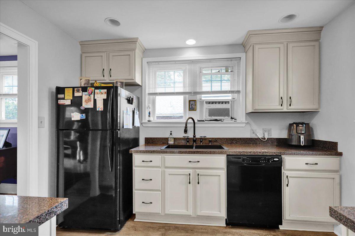425 Pennsylvania Ave Property Photo 15