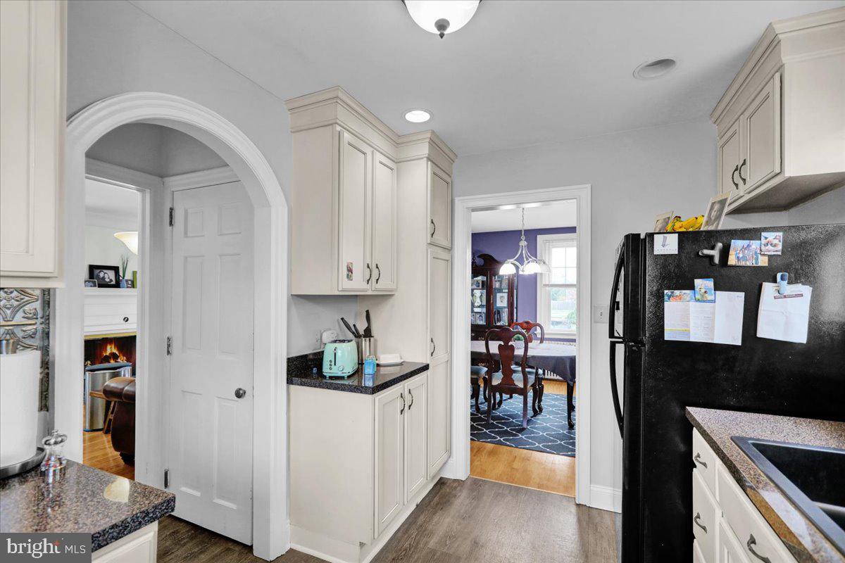 425 Pennsylvania Ave Property Photo 16