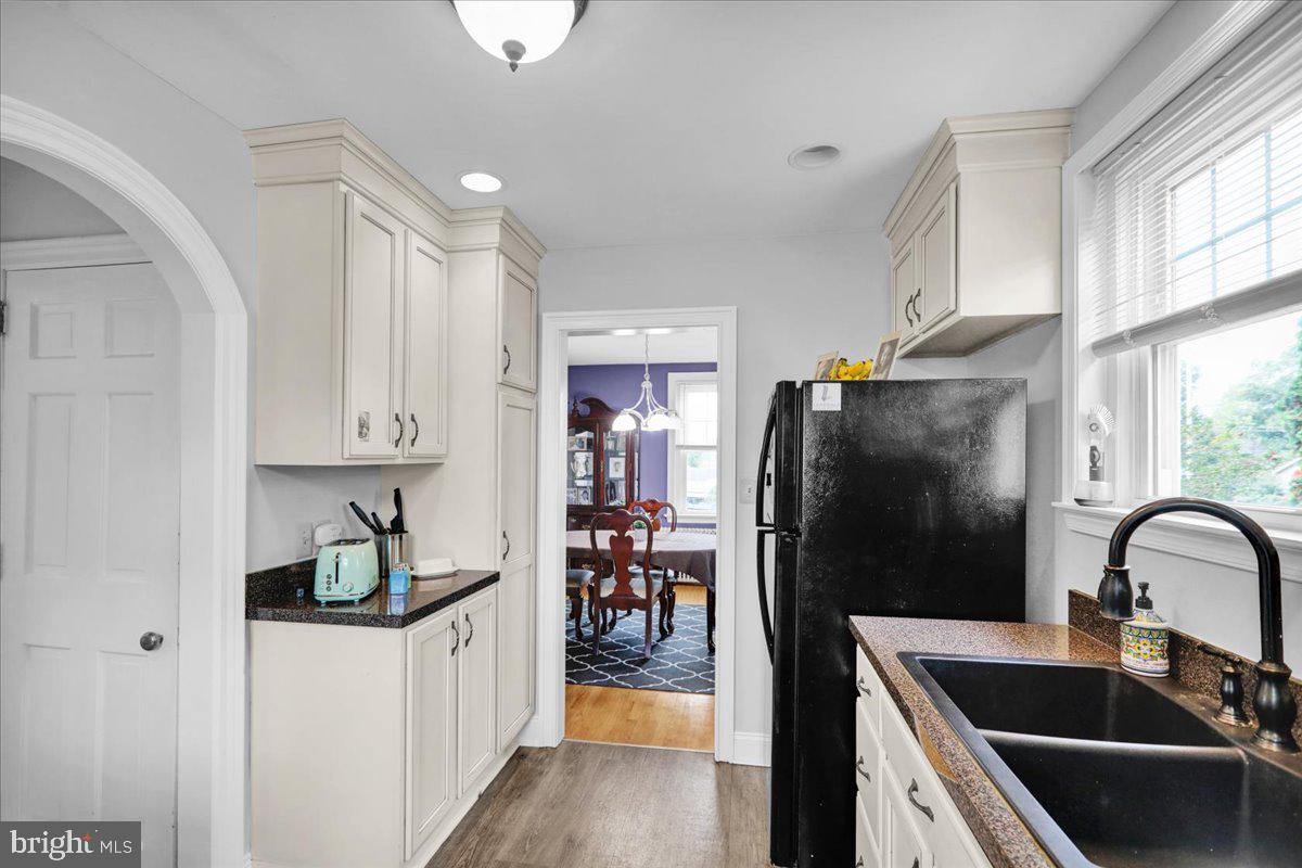 425 Pennsylvania Ave Property Photo 17