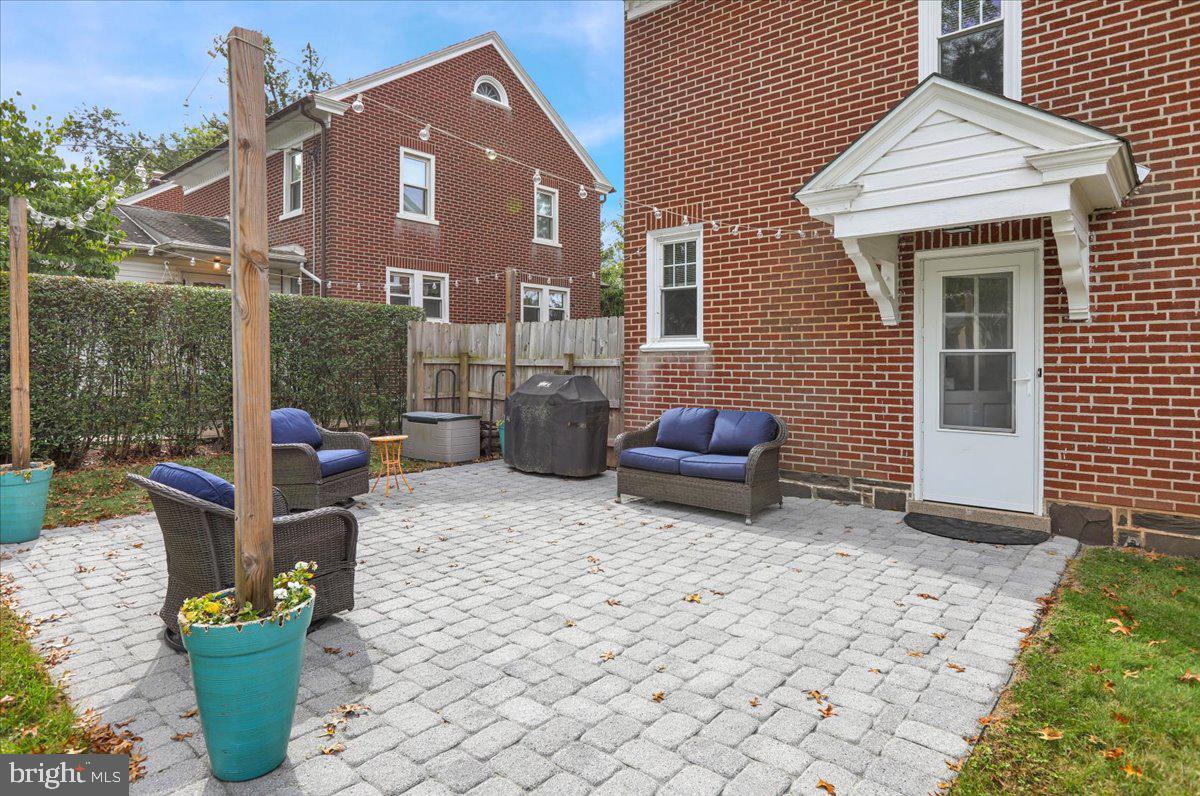 425 Pennsylvania Ave Property Photo 26
