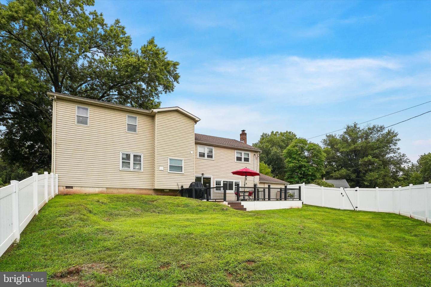 2351 N Parkview Dr Property Photo 33