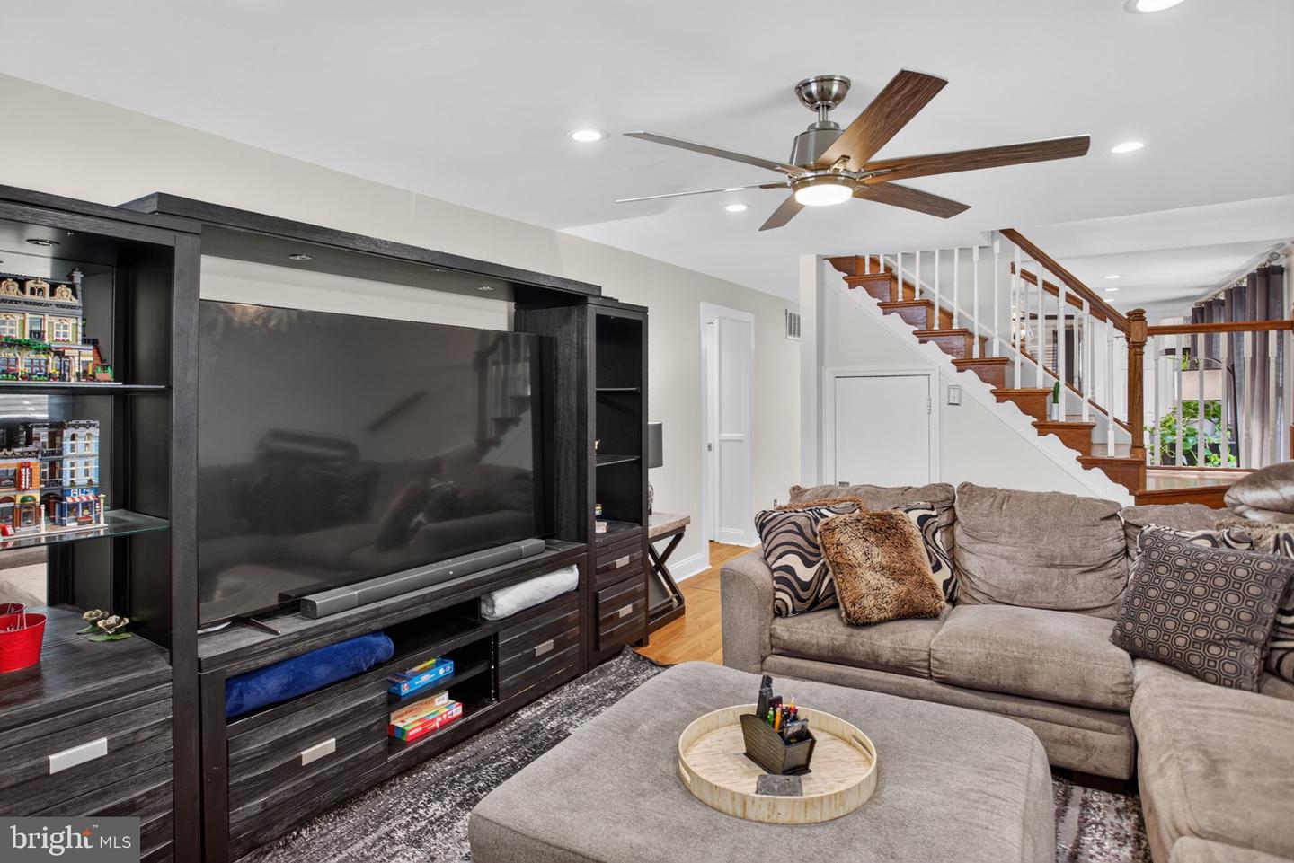 2741 Fernwood Ave Property Photo 12