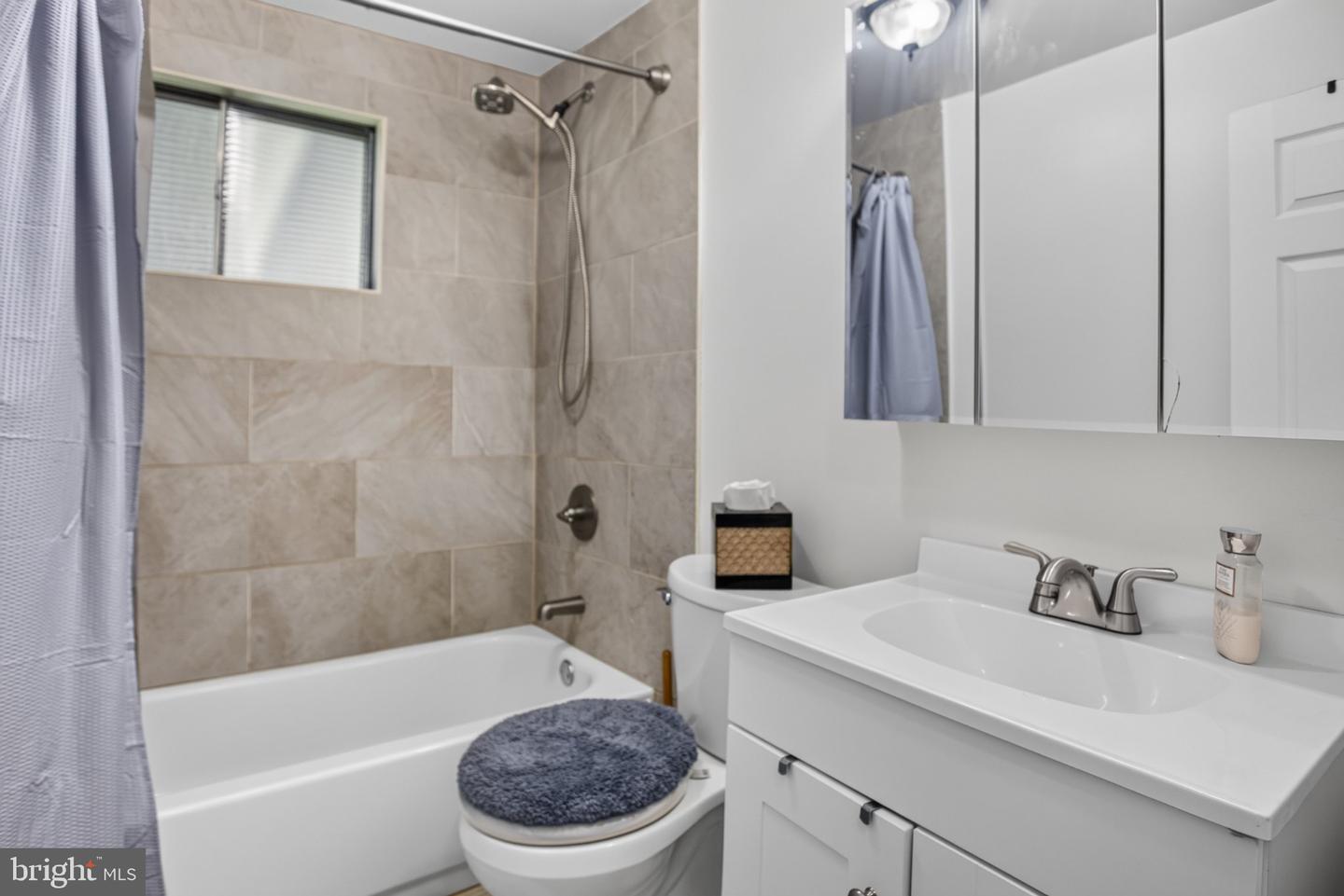 2741 Fernwood Ave Property Photo 24