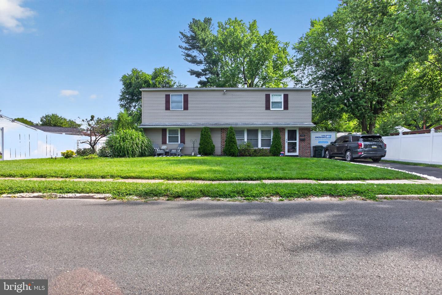 2741 Fernwood Ave Property Photo 37