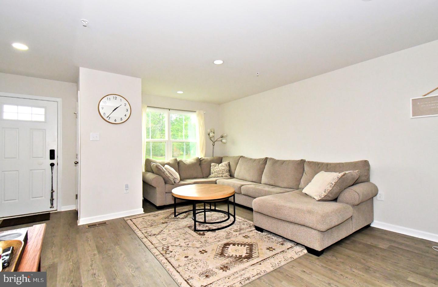 15 Castle Dr Property Photo 2