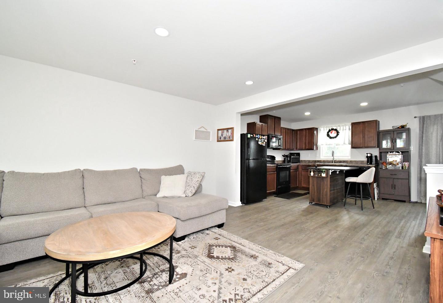 15 Castle Dr Property Photo 3
