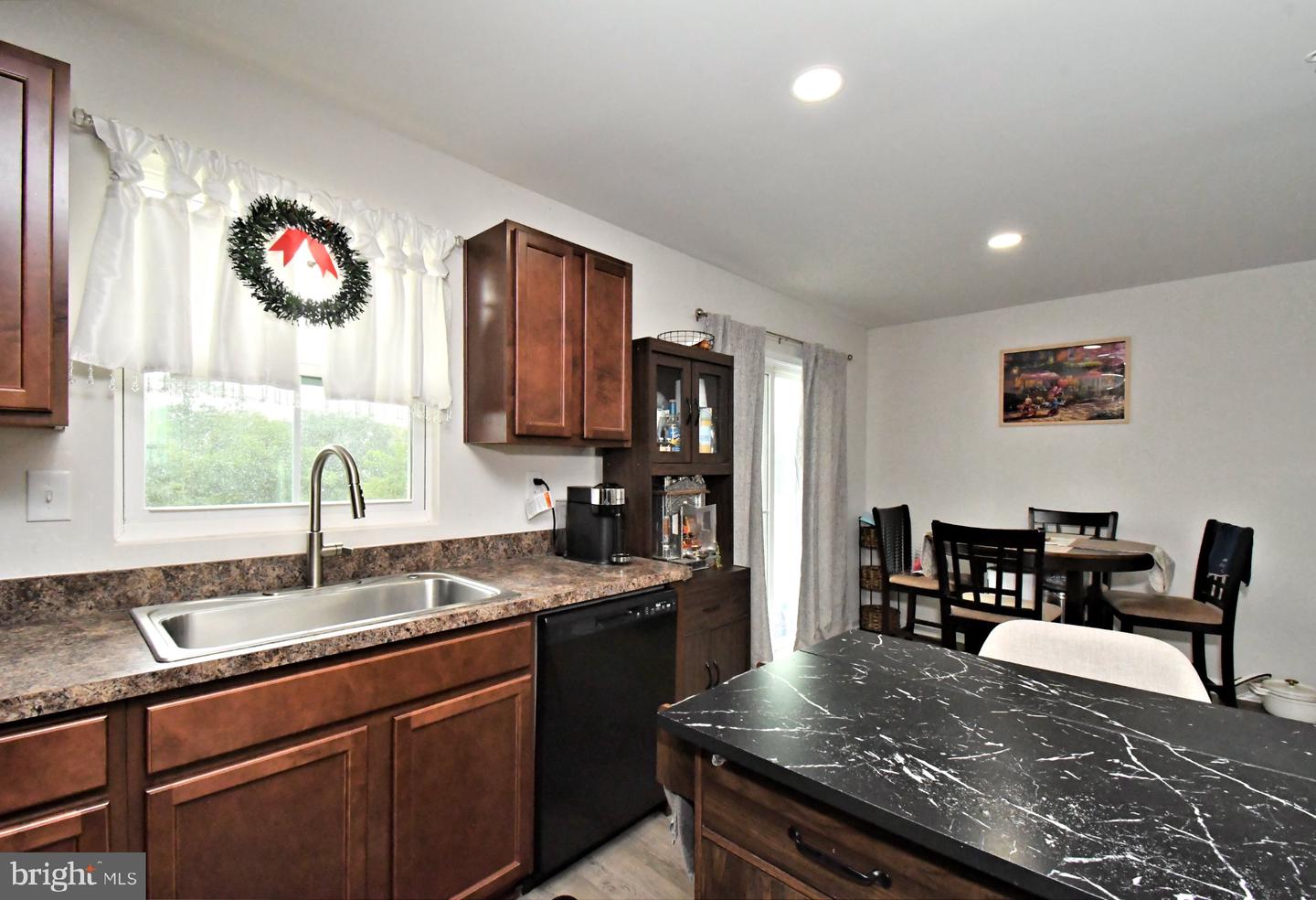 15 Castle Dr Property Photo 14