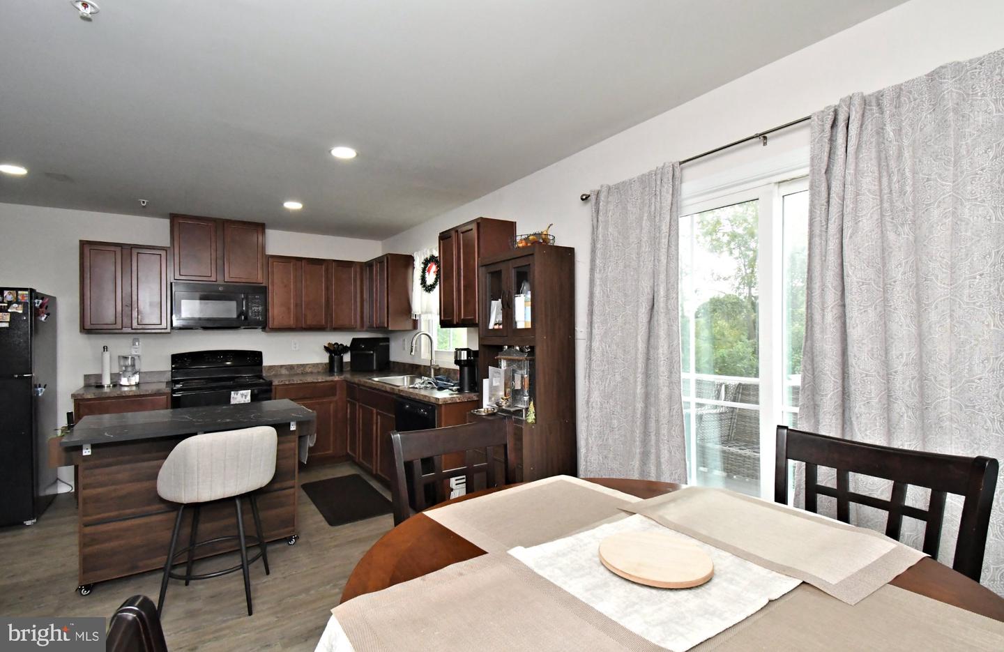15 Castle Dr Property Photo 18