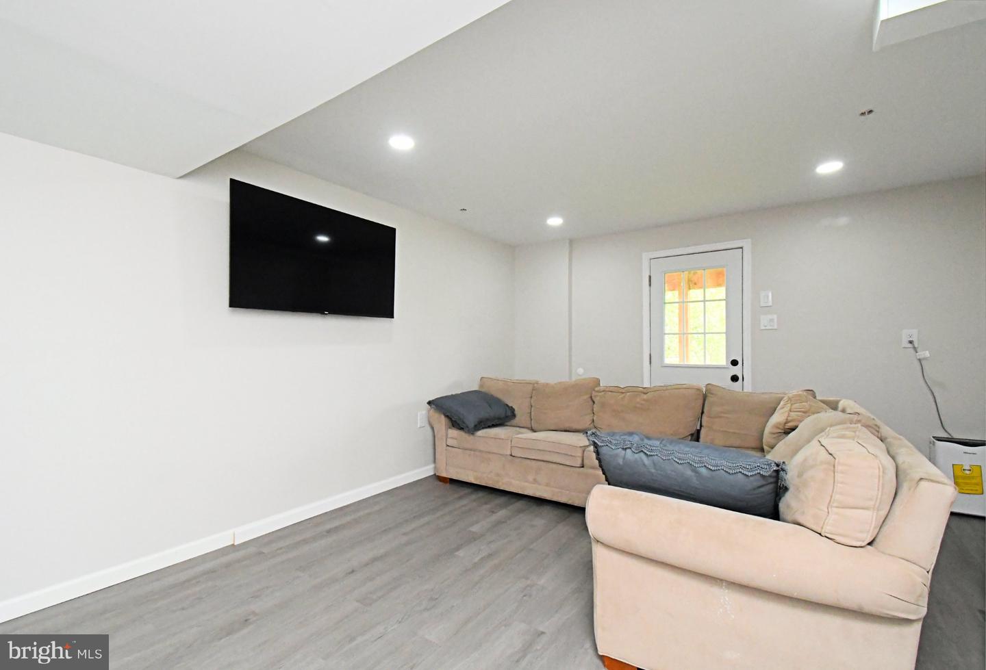 15 Castle Dr Property Photo 37