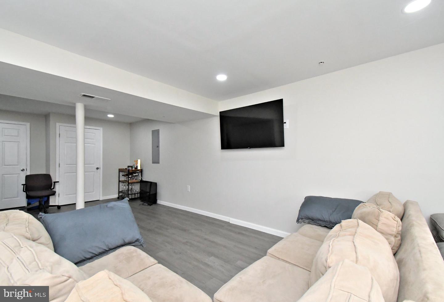 15 Castle Dr Property Photo 39