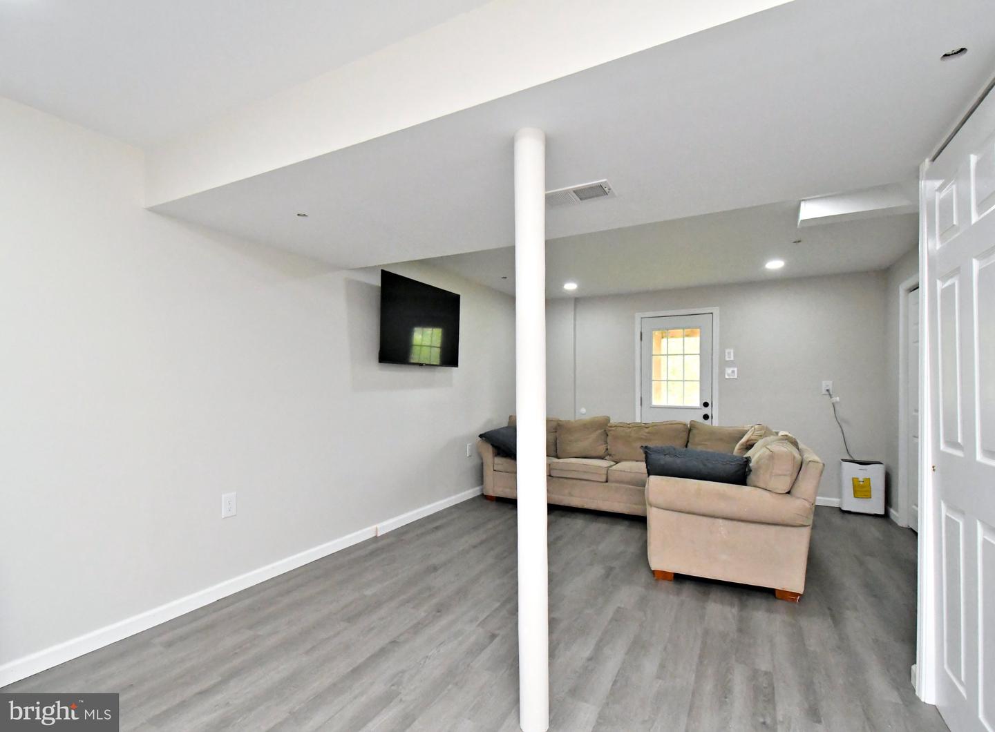 15 Castle Dr Property Photo 40