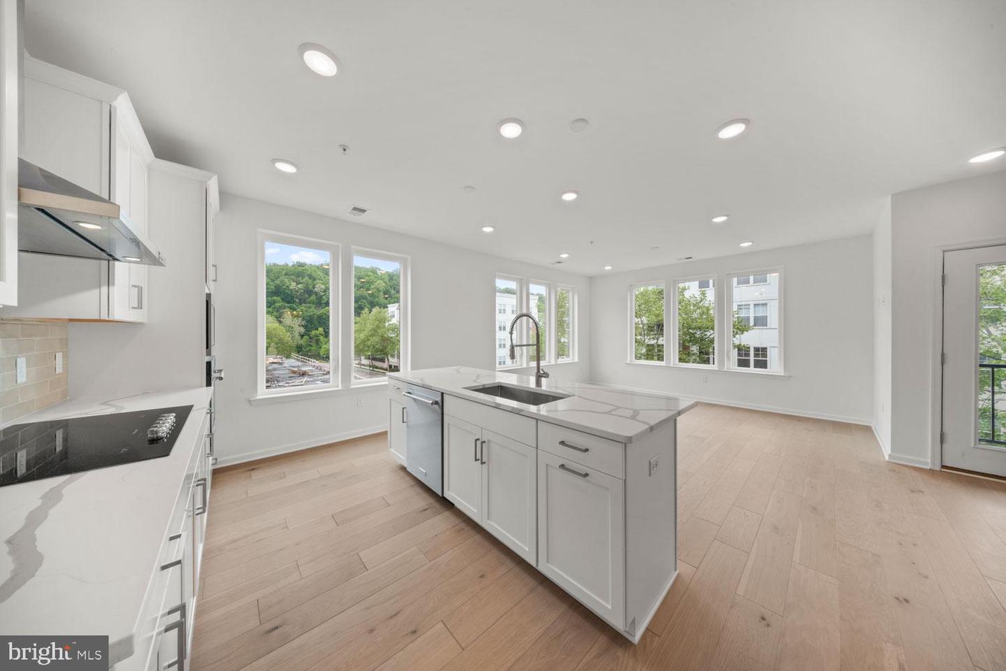 431 Washington St #2113 Lewis Property Photo 7