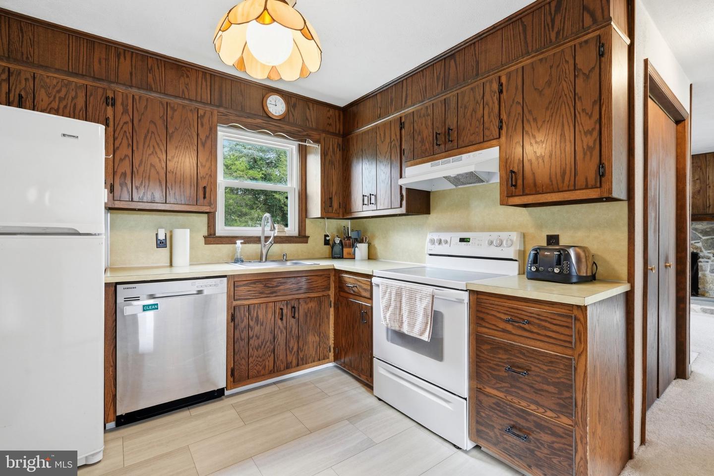1385 Woodmere Rd Property Photo 13