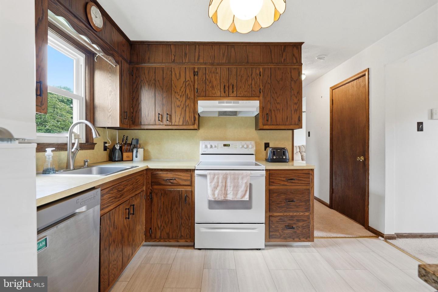 1385 Woodmere Rd Property Photo 14