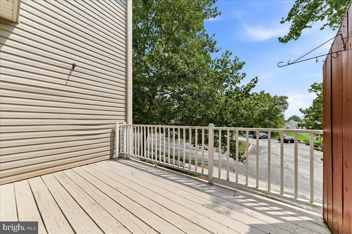 483 Stoneglen St Property Photo 14