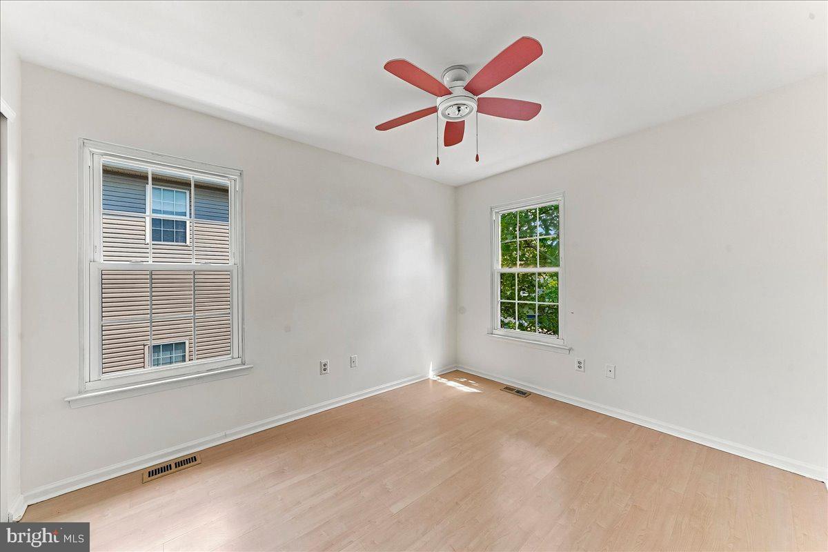 483 Stoneglen St Property Photo 18