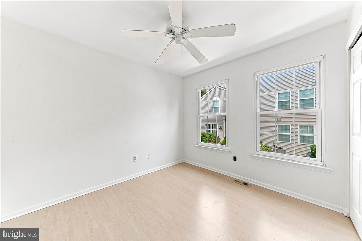 483 Stoneglen St Property Photo 20