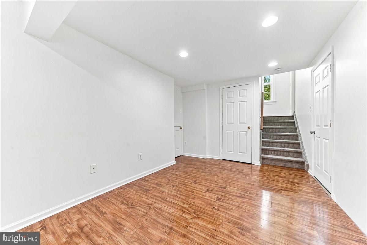 483 Stoneglen St Property Photo 24