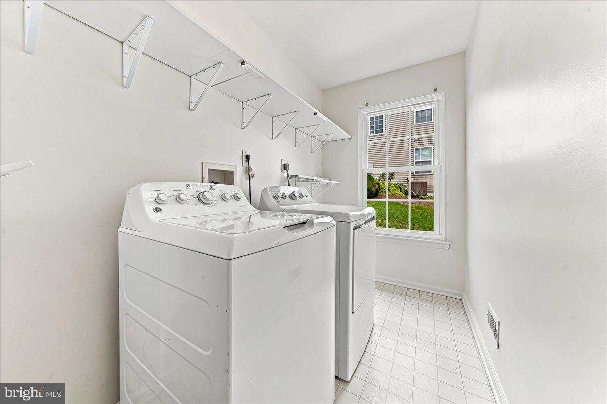 483 Stoneglen St Property Photo 26