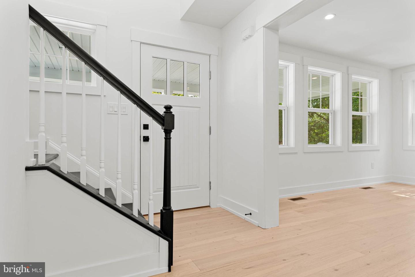 129 Rockland Ave Property Photo 4