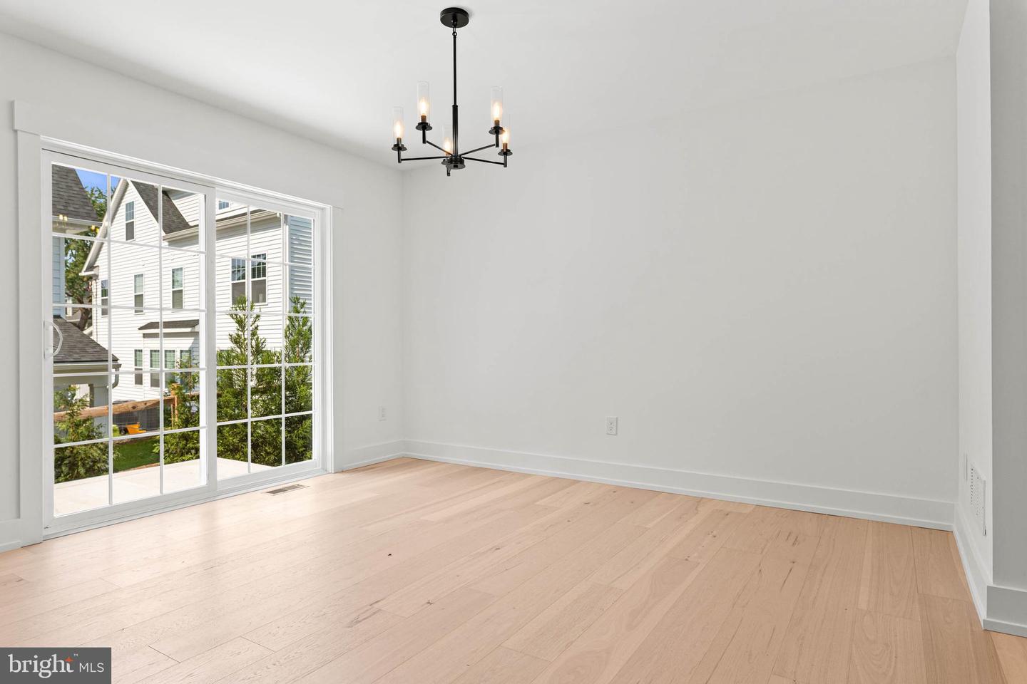 129 Rockland Ave Property Photo 13