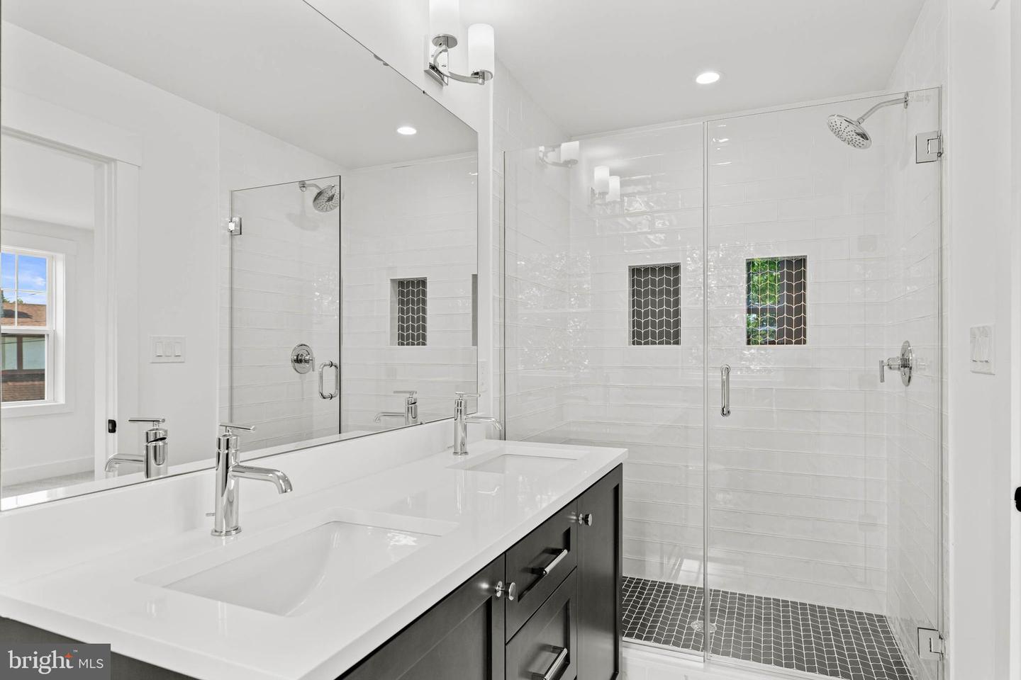 129 Rockland Ave Property Photo 20