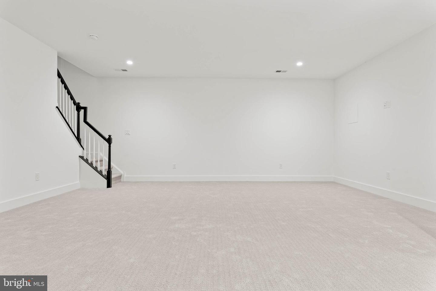 129 Rockland Ave Property Photo 26