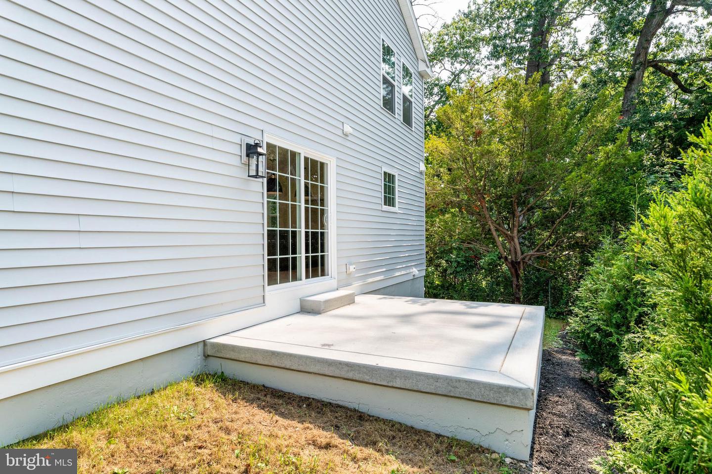 129 Rockland Ave Property Photo 31