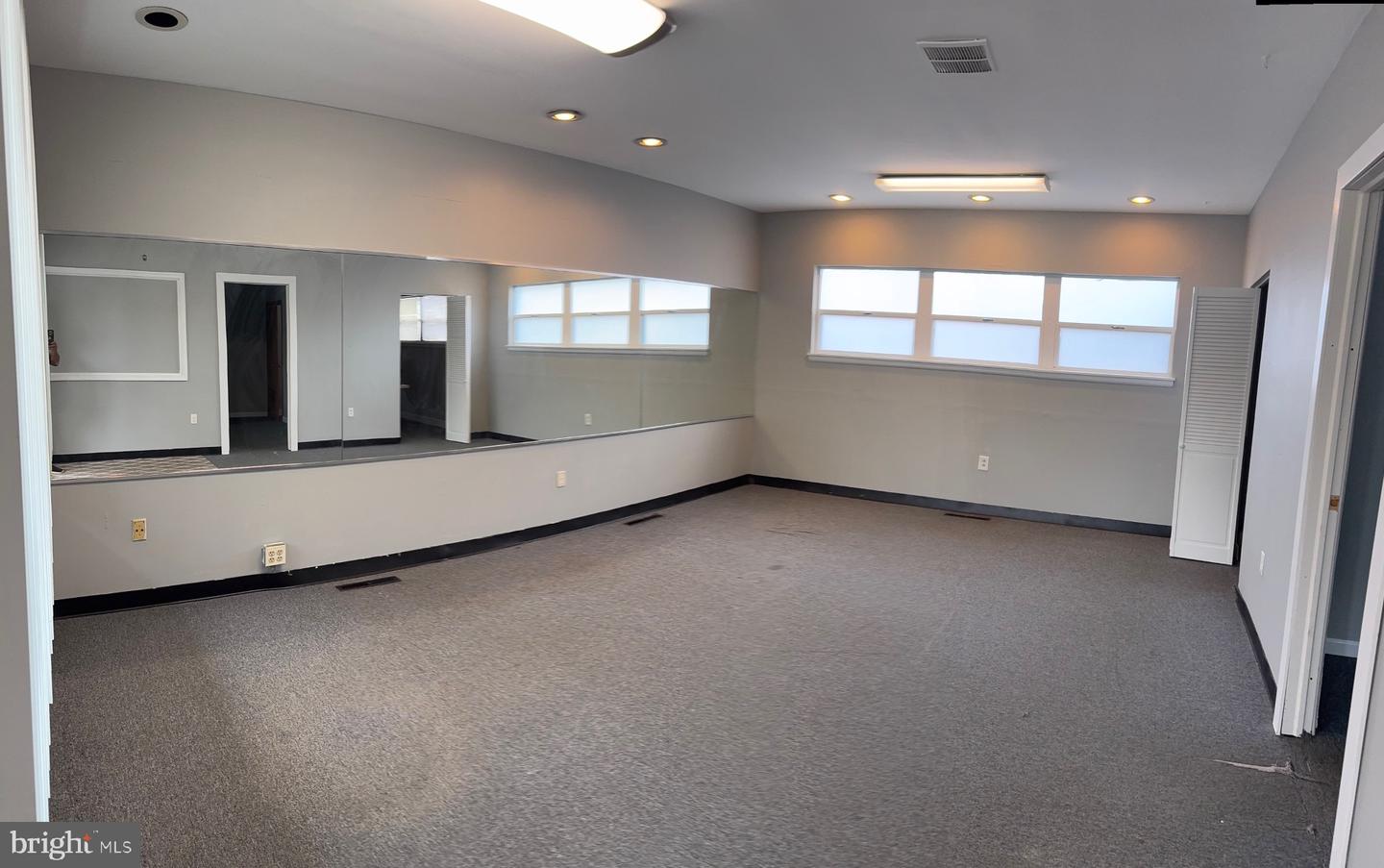 1 Maple Ave Property Photo 2