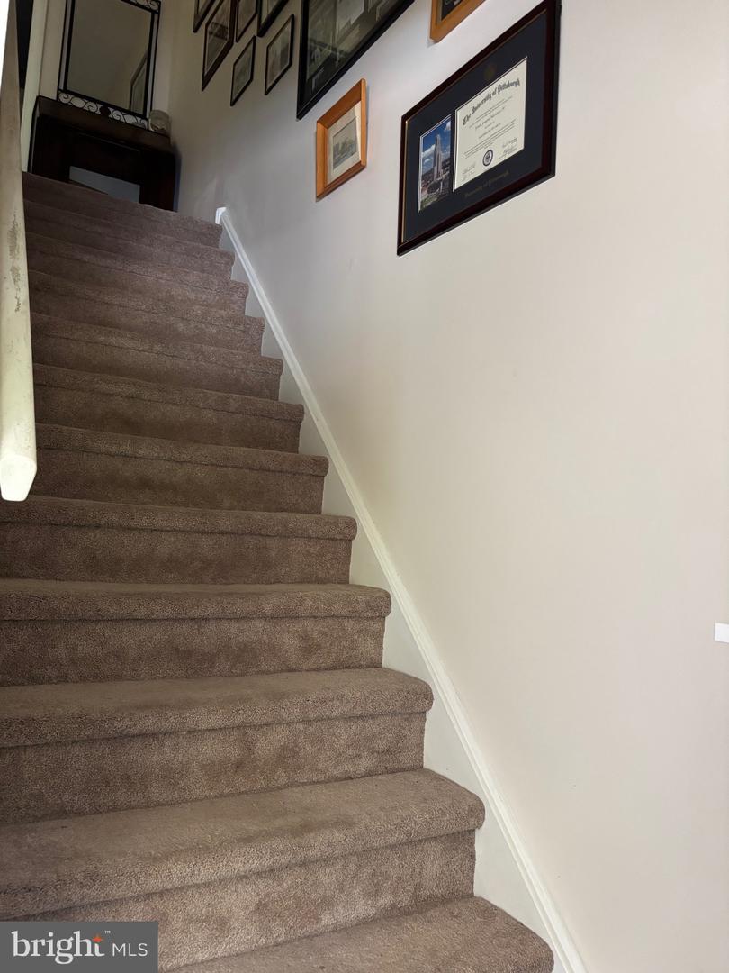 515 N York Rd #11-f Property Photo 18